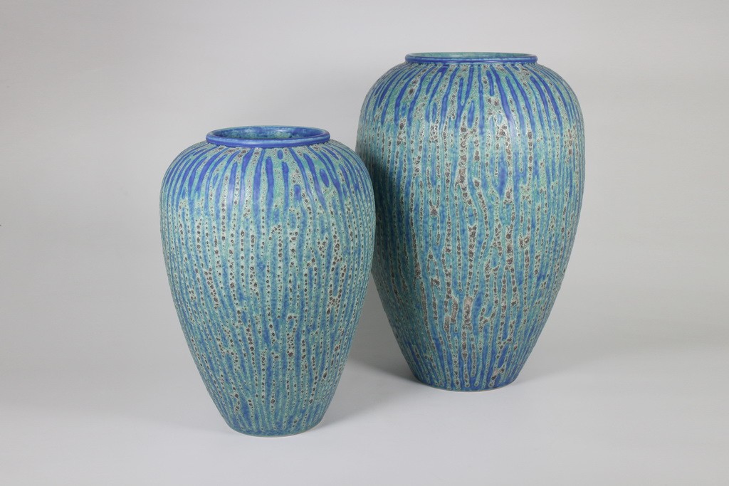 Medium Vases