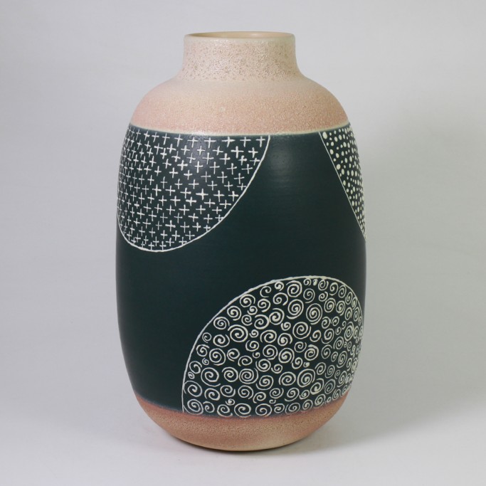 Medium Vases