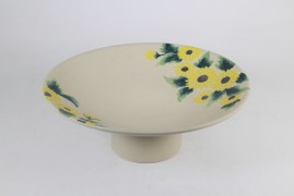 Tray with pedestal