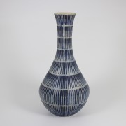 Medium Vases